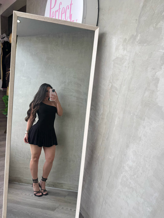 Black One Shoulder Pleated Dress